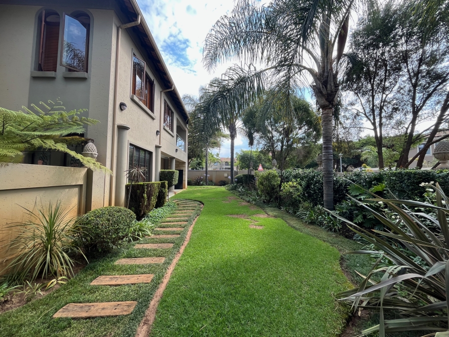 4 Bedroom Property for Sale in Leeuwenhof Estate Gauteng