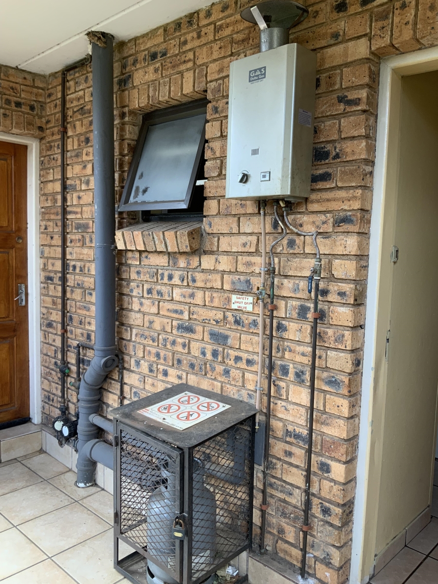 1 Bedroom Property for Sale in Comet Gauteng