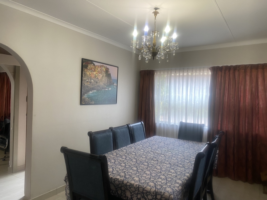 To Let 4 Bedroom Property for Rent in Faerie Glen Gauteng