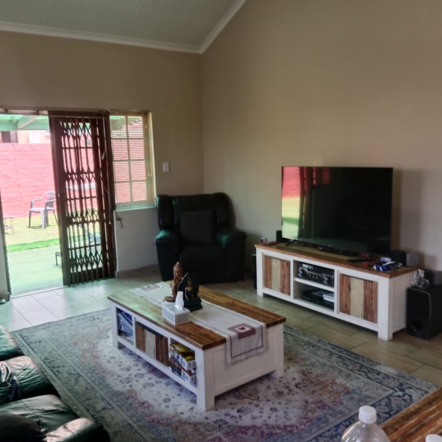 2 Bedroom Property for Sale in Halfway Gardens Gauteng