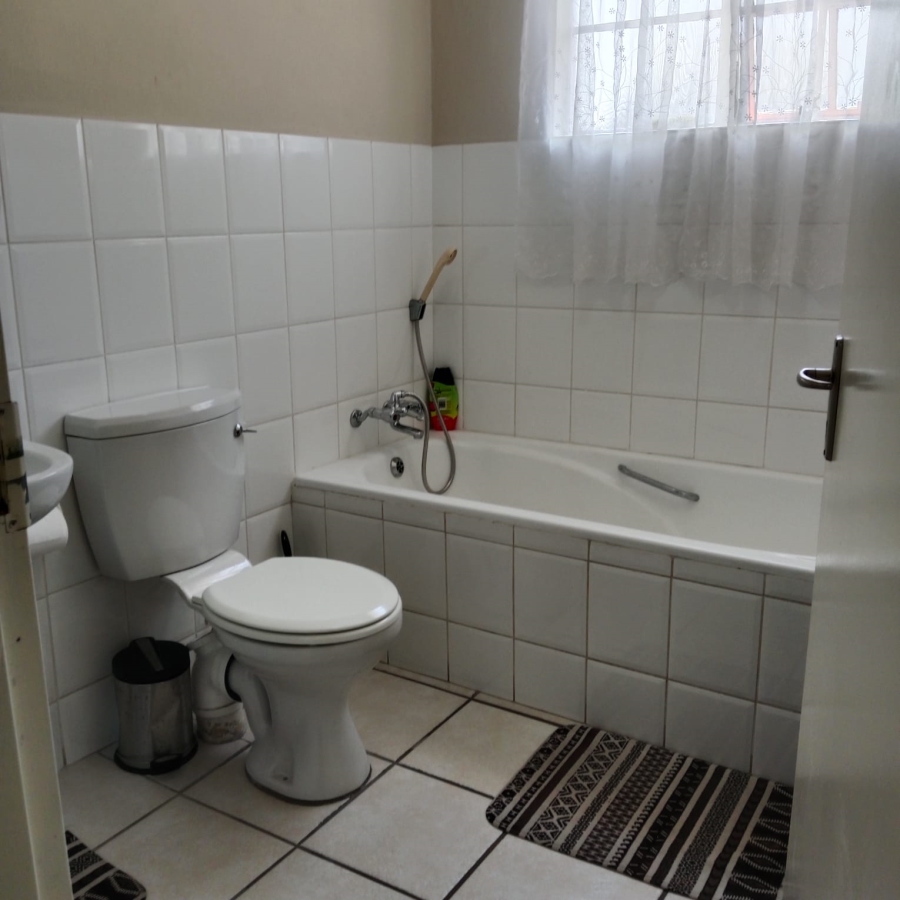 2 Bedroom Property for Sale in Halfway Gardens Gauteng