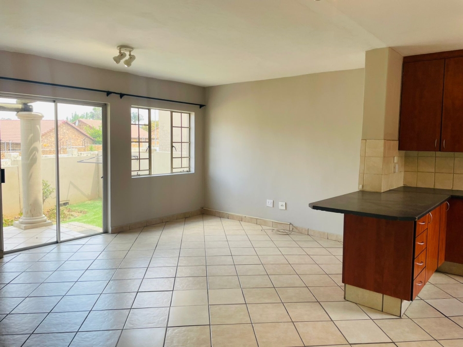 To Let 2 Bedroom Property for Rent in North Riding Gauteng