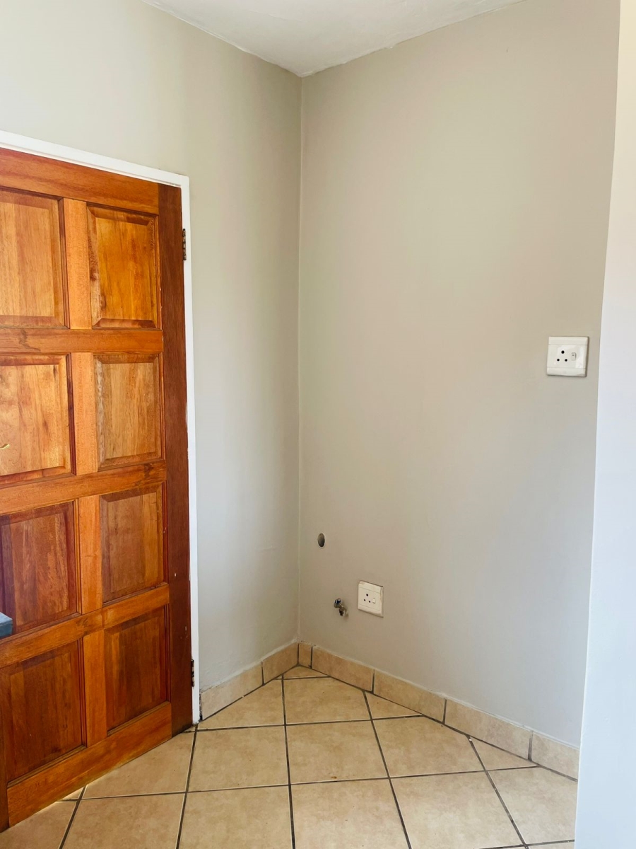 To Let 2 Bedroom Property for Rent in North Riding Gauteng