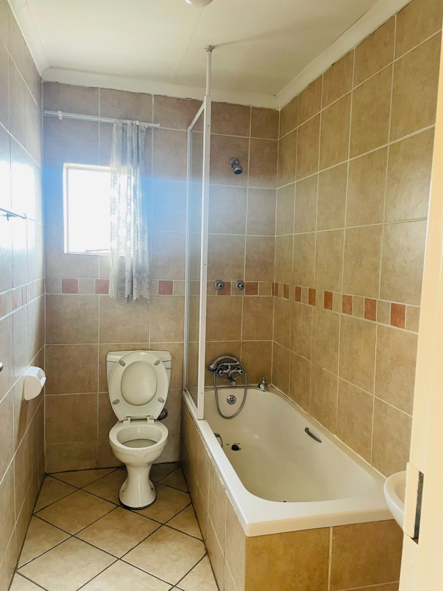 To Let 2 Bedroom Property for Rent in North Riding Gauteng