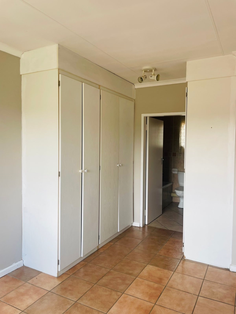 To Let 2 Bedroom Property for Rent in North Riding Gauteng