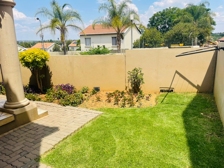 To Let 2 Bedroom Property for Rent in North Riding Gauteng