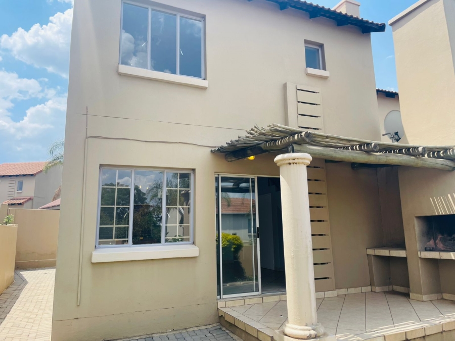 To Let 2 Bedroom Property for Rent in North Riding Gauteng