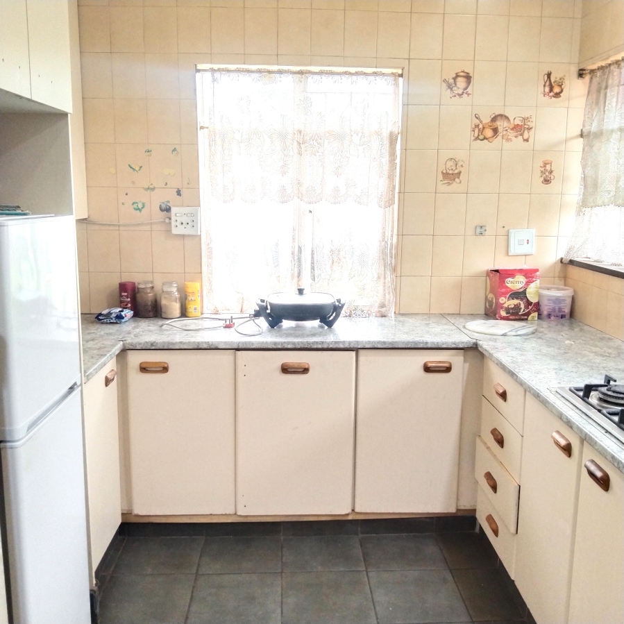 4 Bedroom Property for Sale in Rondebult Gauteng