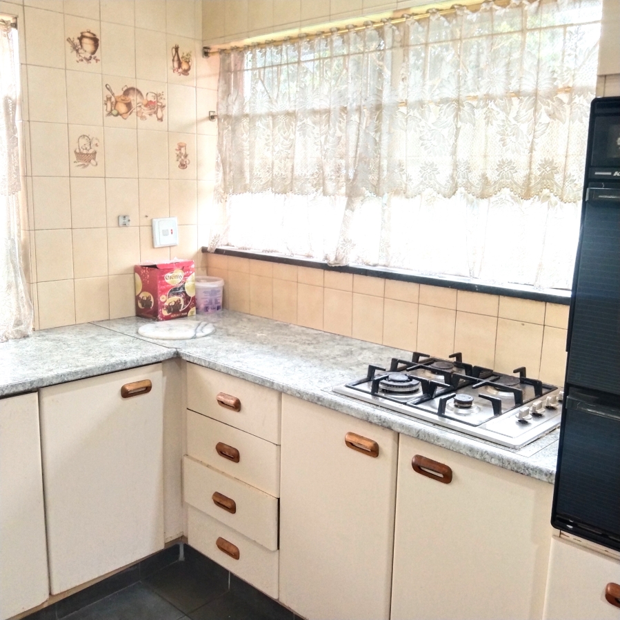 4 Bedroom Property for Sale in Rondebult Gauteng