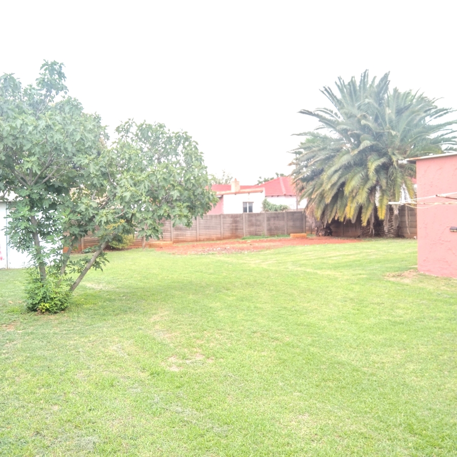 4 Bedroom Property for Sale in Rondebult Gauteng