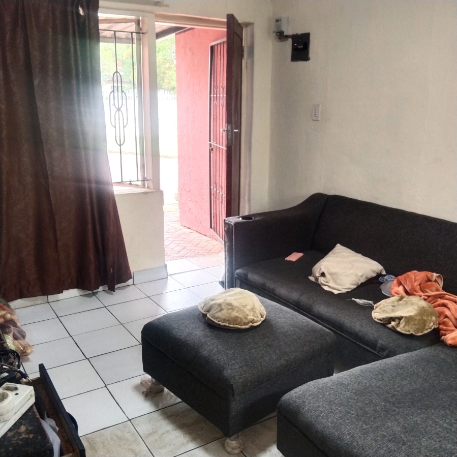 4 Bedroom Property for Sale in Rondebult Gauteng