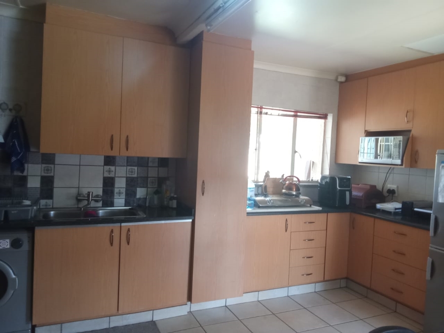 4 Bedroom Property for Sale in Mindalore Gauteng