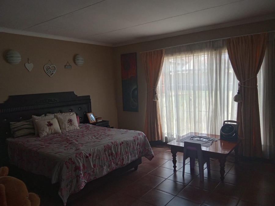 4 Bedroom Property for Sale in Mindalore Gauteng