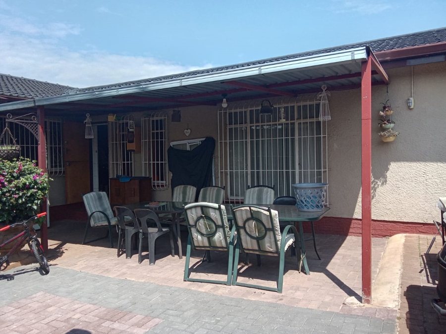 4 Bedroom Property for Sale in Mindalore Gauteng