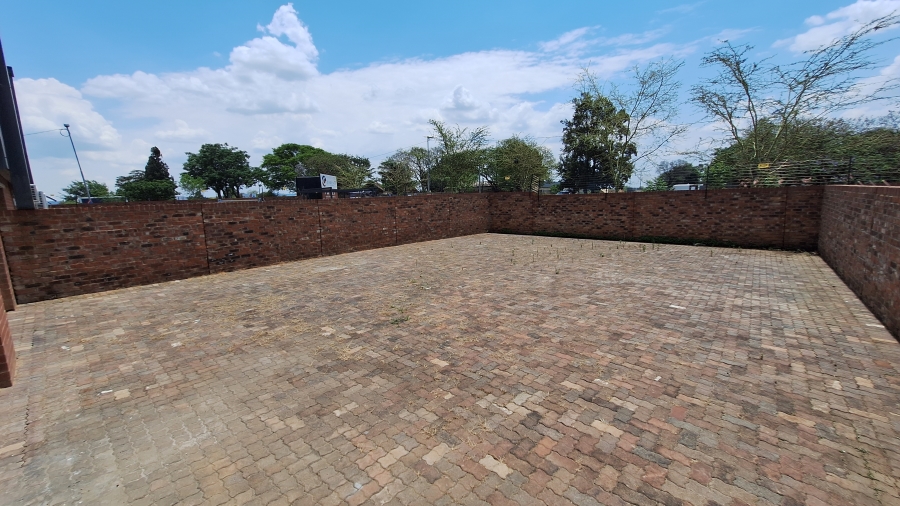 To Let commercial Property for Rent in Honeydew Gauteng