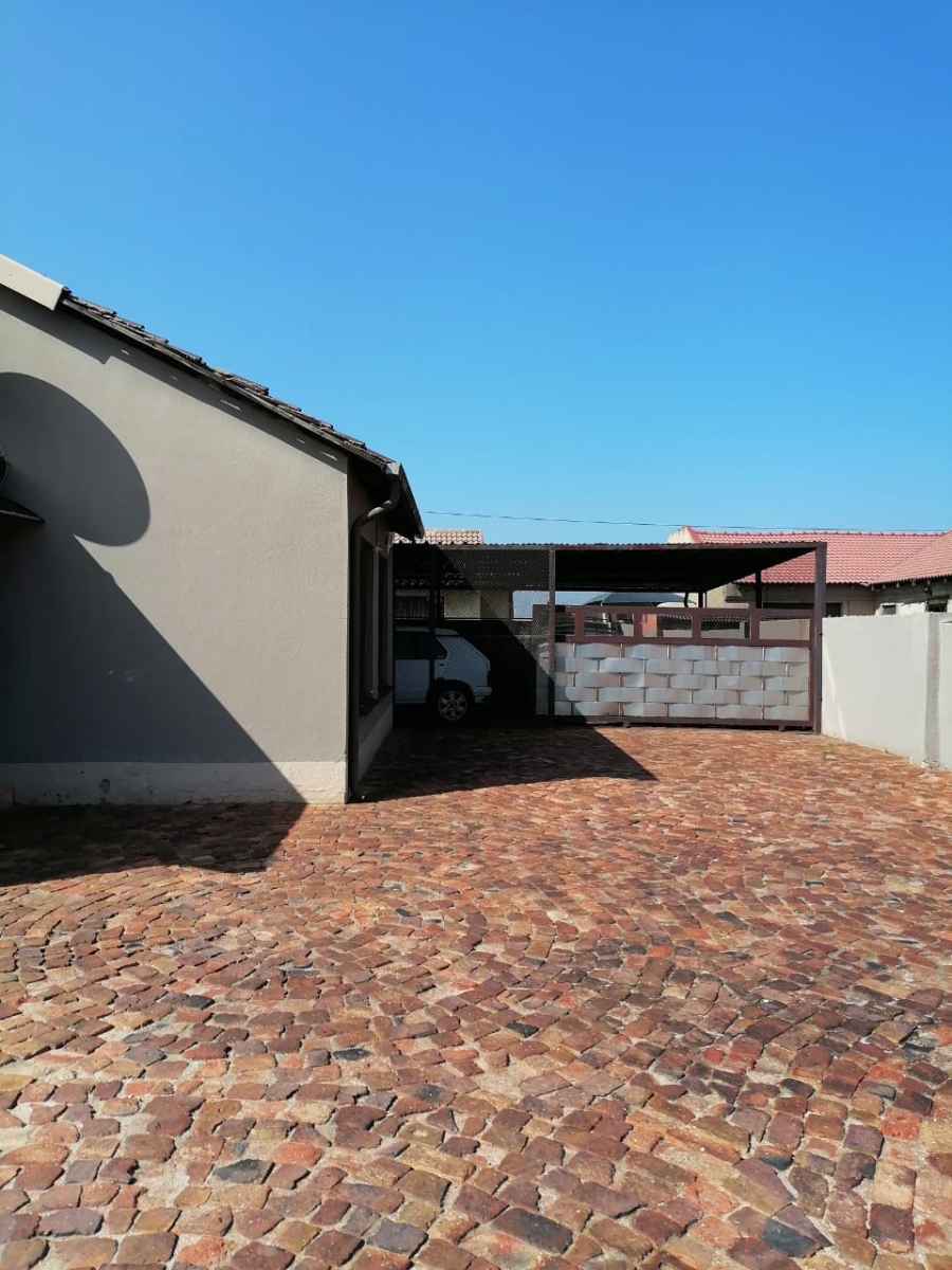 3 Bedroom Property for Sale in Payneville Gauteng