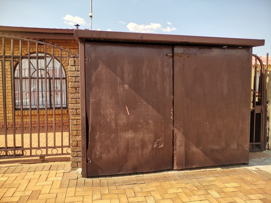 3 Bedroom Property for Sale in Kenleaf Gauteng