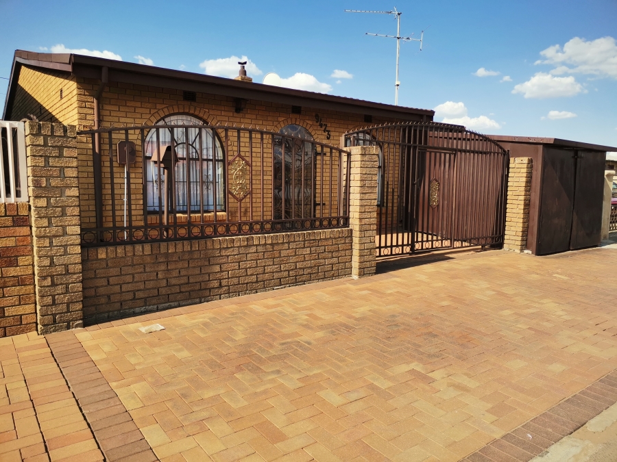 3 Bedroom Property for Sale in Kenleaf Gauteng