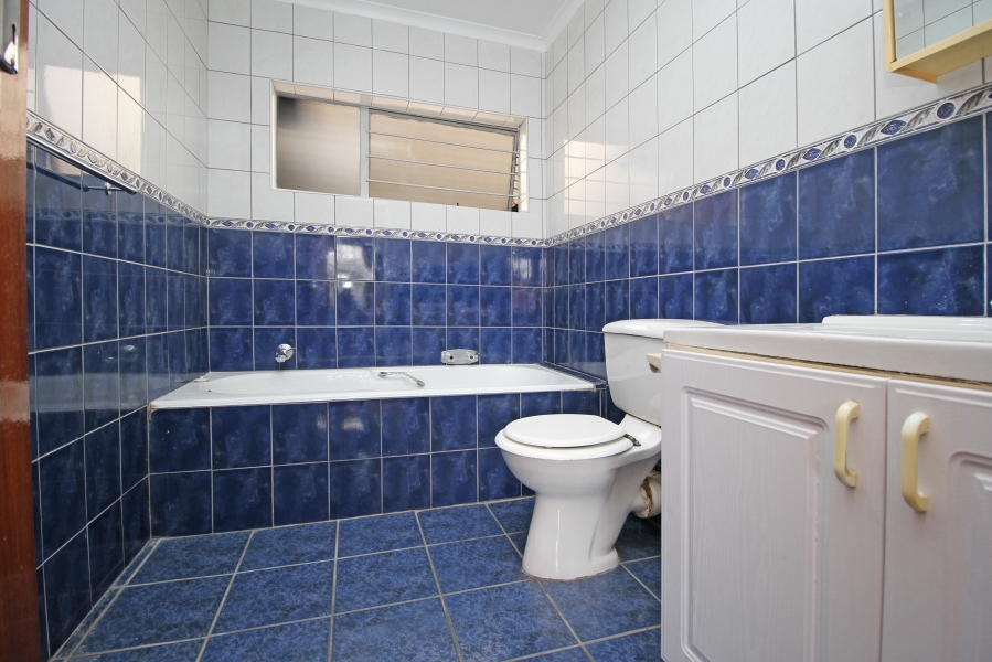 3 Bedroom Property for Sale in Corlett Gardens Gauteng