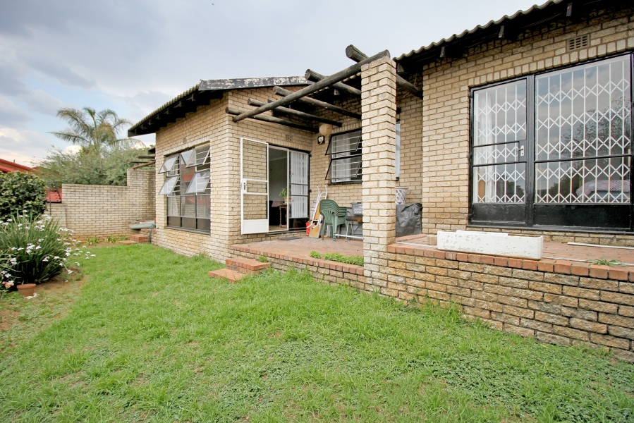 3 Bedroom Property for Sale in Corlett Gardens Gauteng