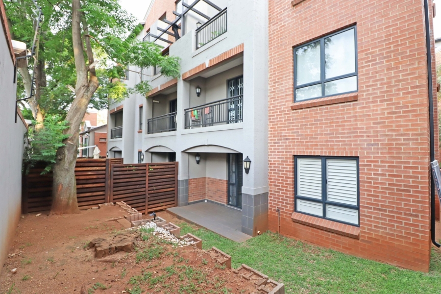 1 Bedroom Property for Sale in Bryanston Gauteng