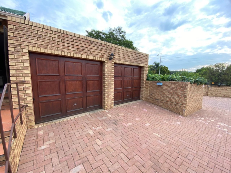 To Let 3 Bedroom Property for Rent in Pretorius Park Gauteng