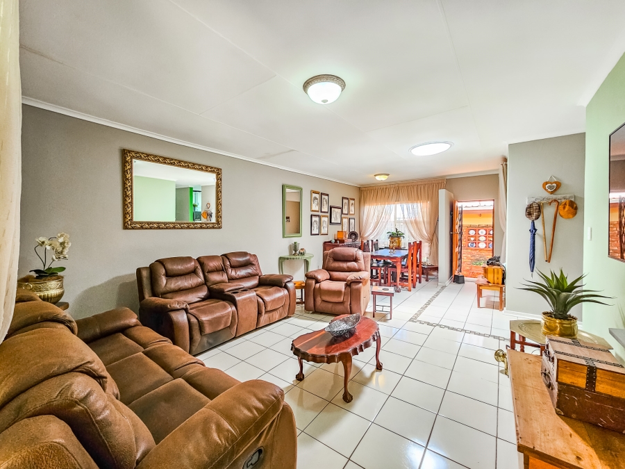 3 Bedroom Property for Sale in Garsfontein Gauteng