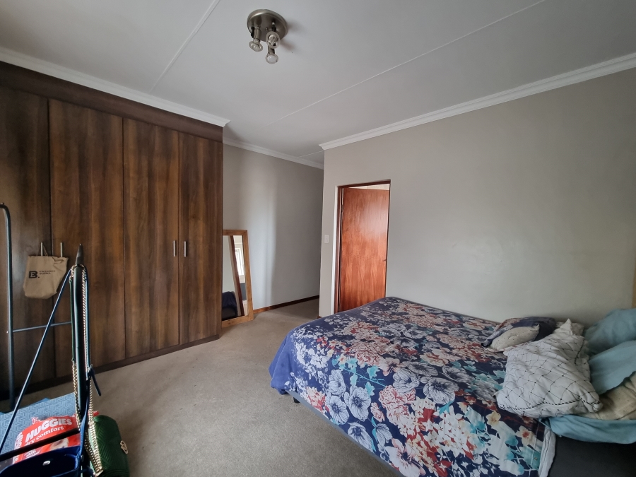 3 Bedroom Property for Sale in Noordwyk Gauteng