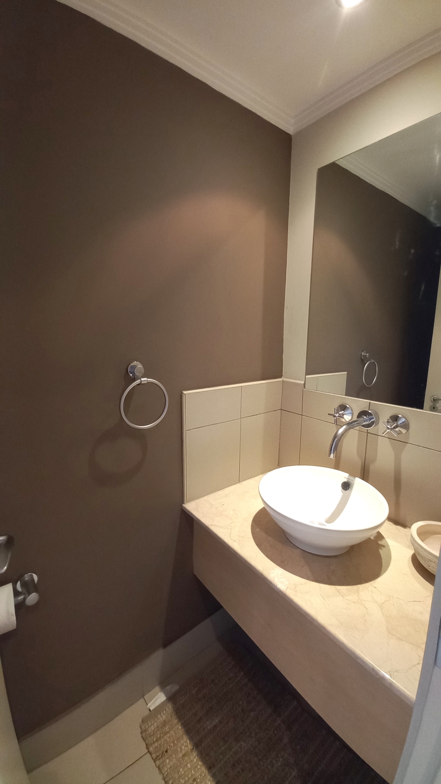 To Let 2 Bedroom Property for Rent in Sandhurst Gauteng