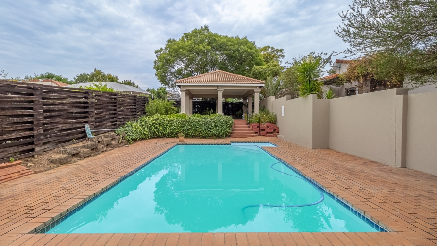 2 Bedroom Property for Sale in Douglasdale Gauteng