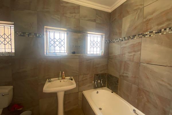 4 Bedroom Property for Sale in The Orchards Gauteng