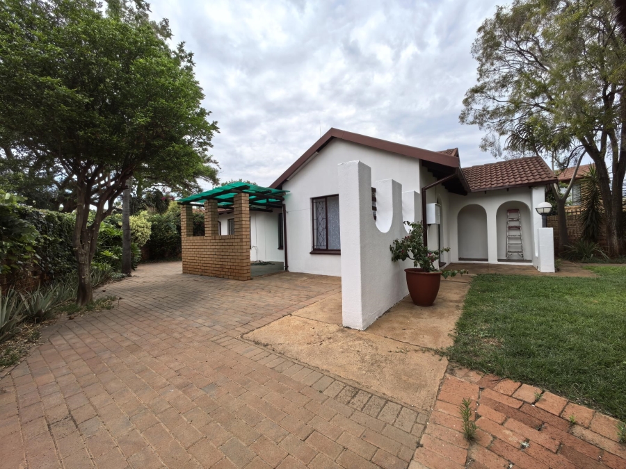 To Let 2 Bedroom Property for Rent in Doornpoort Gauteng