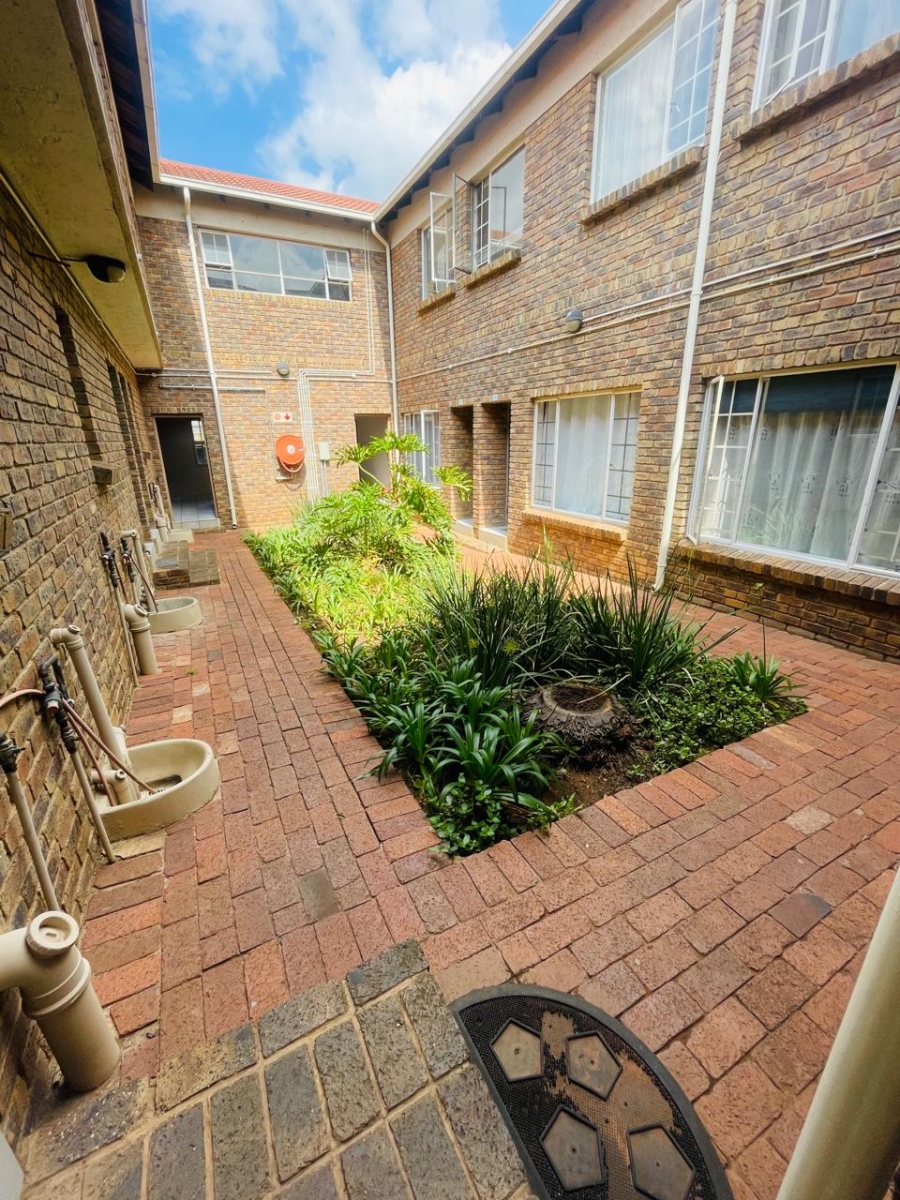 1 Bedroom Property for Sale in Riviera Gauteng