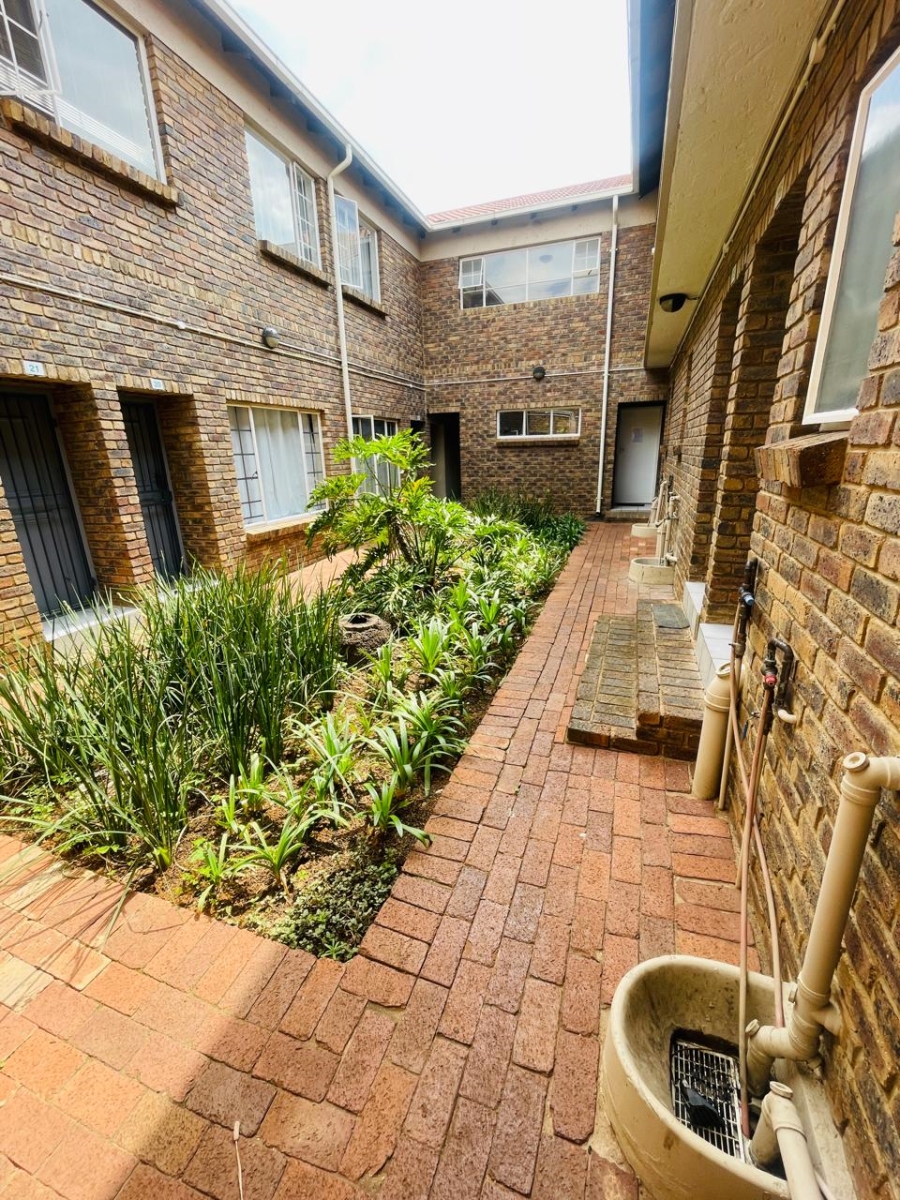 1 Bedroom Property for Sale in Riviera Gauteng