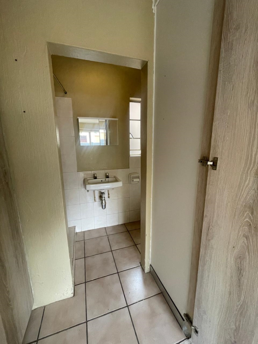 1 Bedroom Property for Sale in Riviera Gauteng