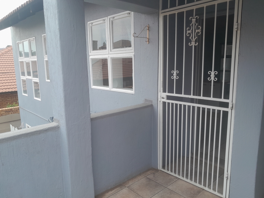 To Let 2 Bedroom Property for Rent in New Redruth Gauteng