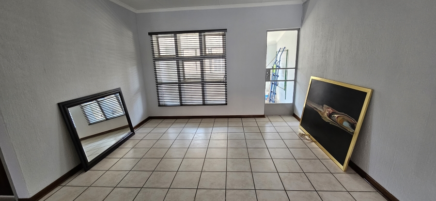 To Let 2 Bedroom Property for Rent in New Redruth Gauteng