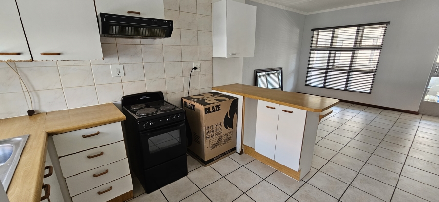 To Let 2 Bedroom Property for Rent in New Redruth Gauteng