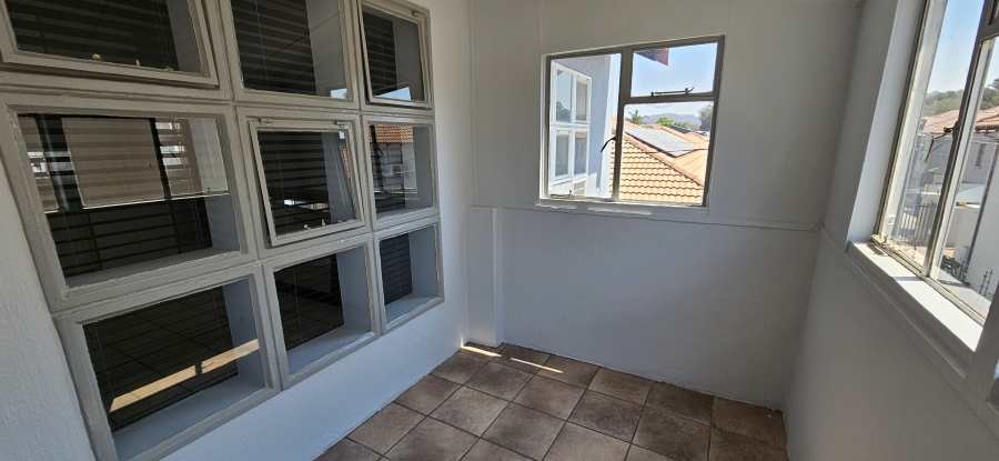 To Let 2 Bedroom Property for Rent in New Redruth Gauteng