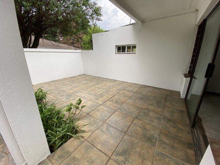 To Let 1 Bedroom Property for Rent in Parktown Gauteng