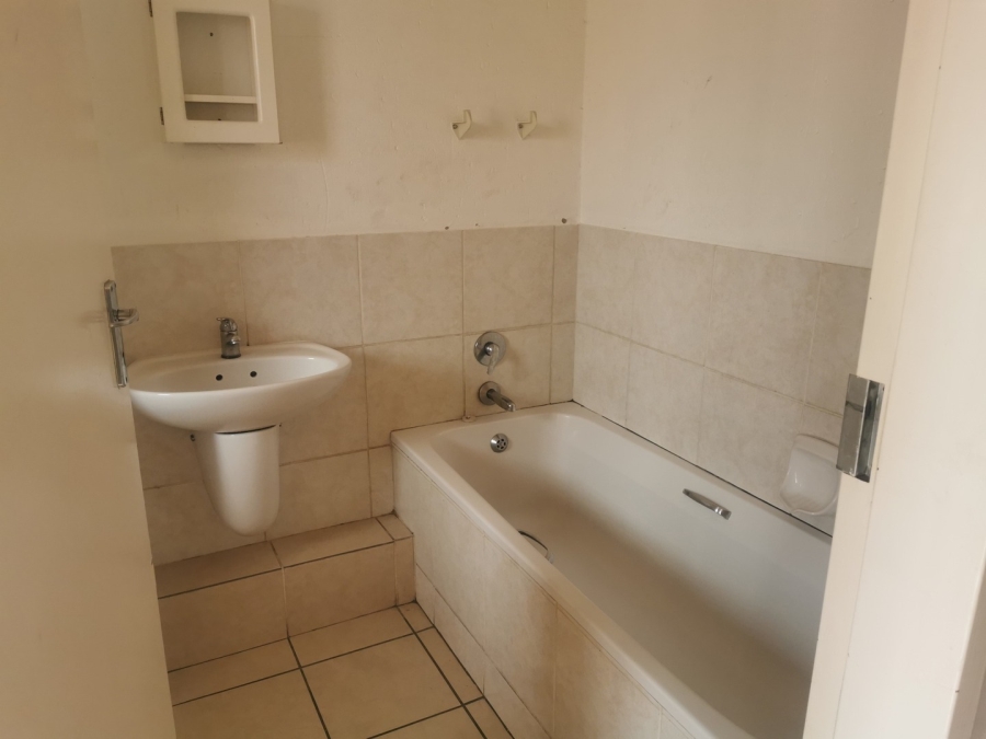 2 Bedroom Property for Sale in Comet Gauteng