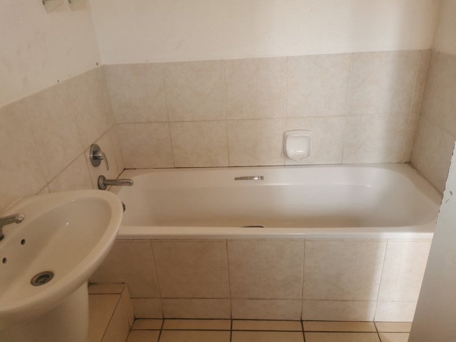 2 Bedroom Property for Sale in Comet Gauteng