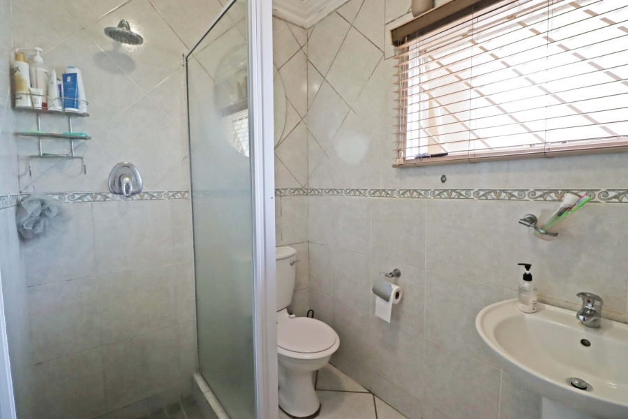 To Let 1 Bedroom Property for Rent in Bryanston Gauteng