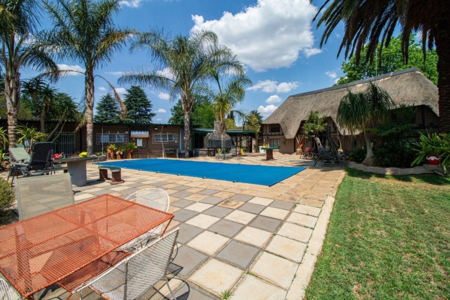 10 Bedroom Property for Sale in Bredell Gauteng