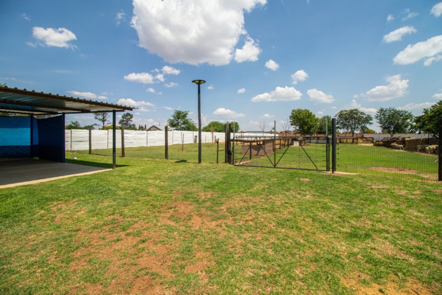 10 Bedroom Property for Sale in Bredell Gauteng