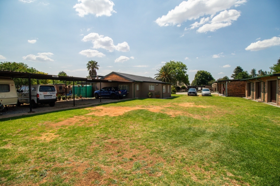 10 Bedroom Property for Sale in Bredell Gauteng