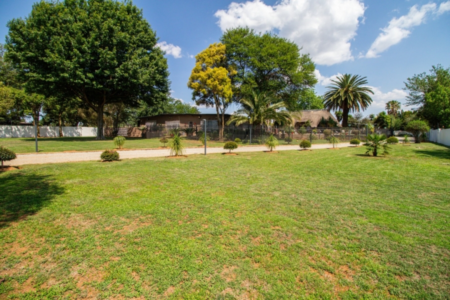 10 Bedroom Property for Sale in Bredell Gauteng