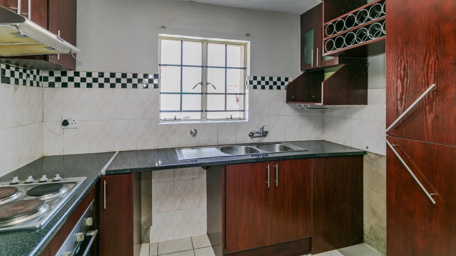 To Let 2 Bedroom Property for Rent in Vorna Valley Gauteng