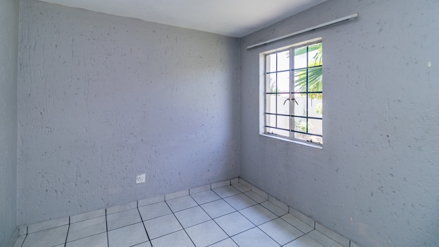 To Let 2 Bedroom Property for Rent in Vorna Valley Gauteng