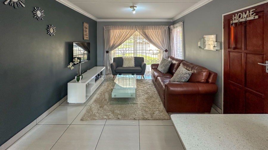 To Let 2 Bedroom Property for Rent in Halfway Gardens Gauteng